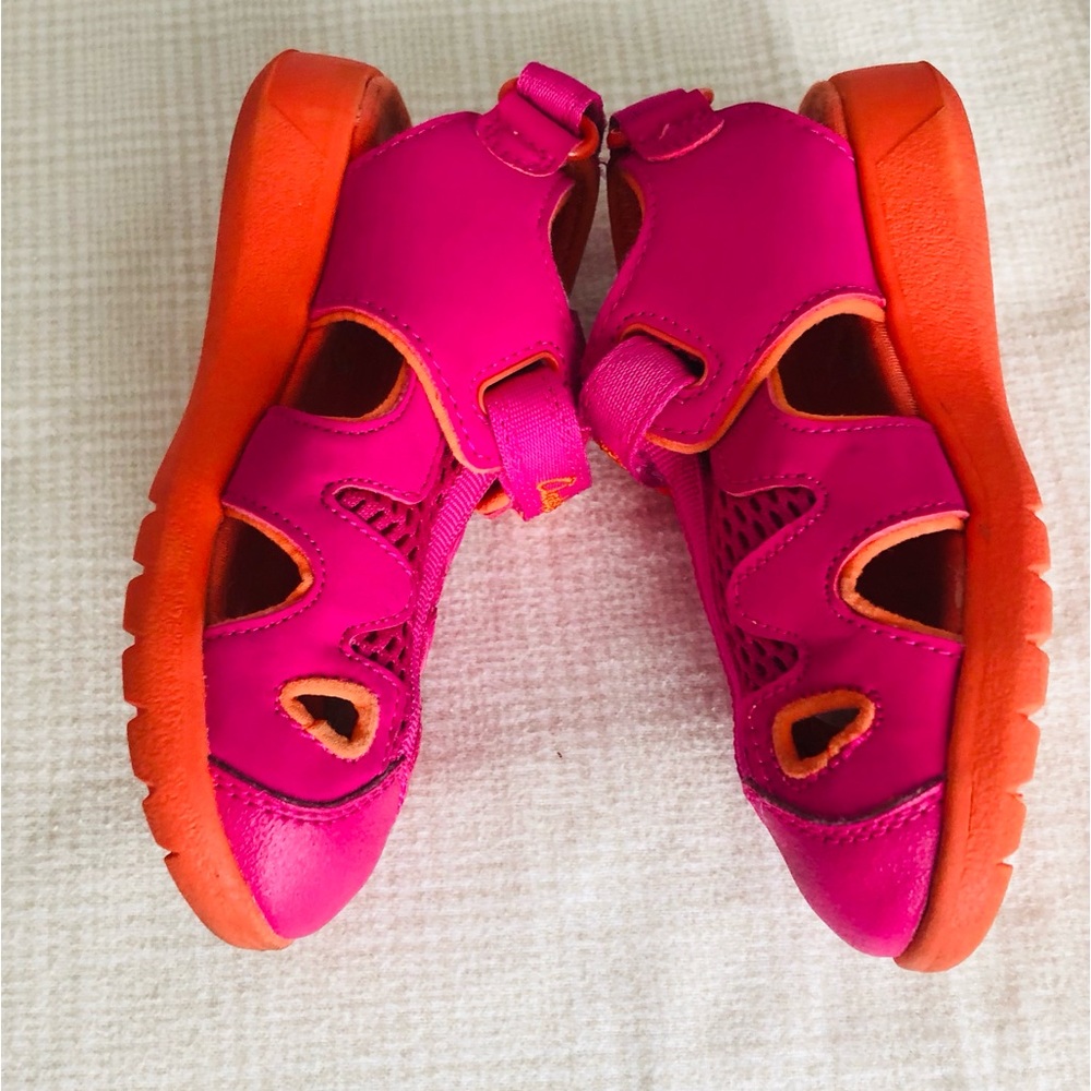 Clarks Kids Hot Pink and Orange Active Sandals. Size 8M